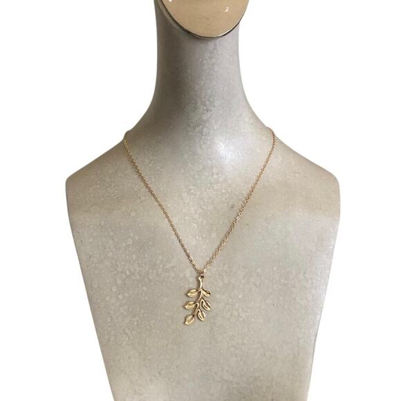 Gold Plated Leaf Pendant Necklace Dainty Necklace Round Link Chain Adjustable - Picture 1 of 8